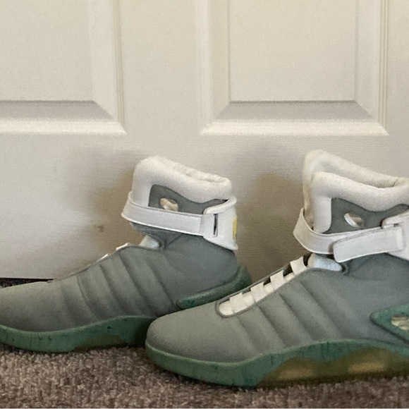 Size 13 back to the future shoes - Picture 5 of 5
